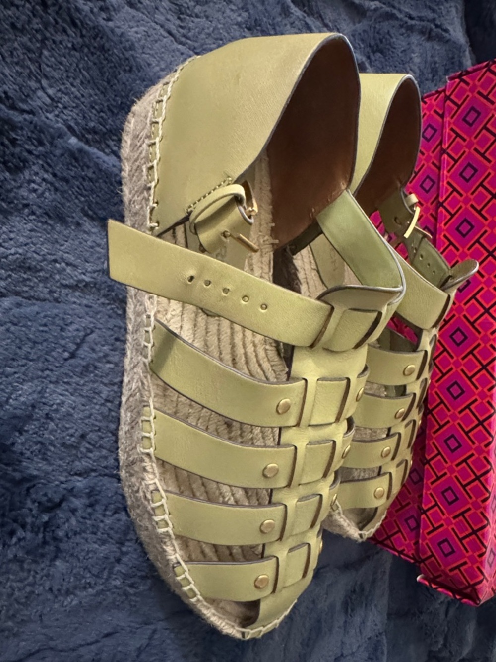 TORY BURCH Women’s Leather platform fisherman sandals in pistachio green - Picture 4 of 12